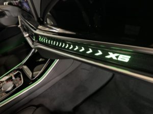 Osvícená lišta BMW X5 2024