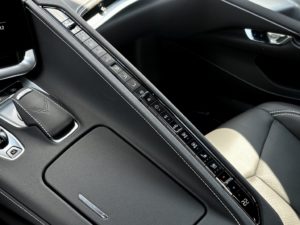 Chevrolet Corvette C8 Stingray ovládací tlačítka